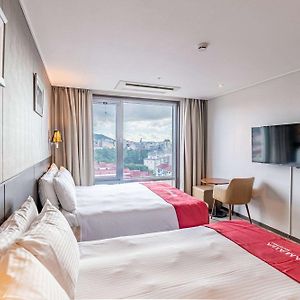 Deluxe Family Room Two Double Beds Non-Smoking